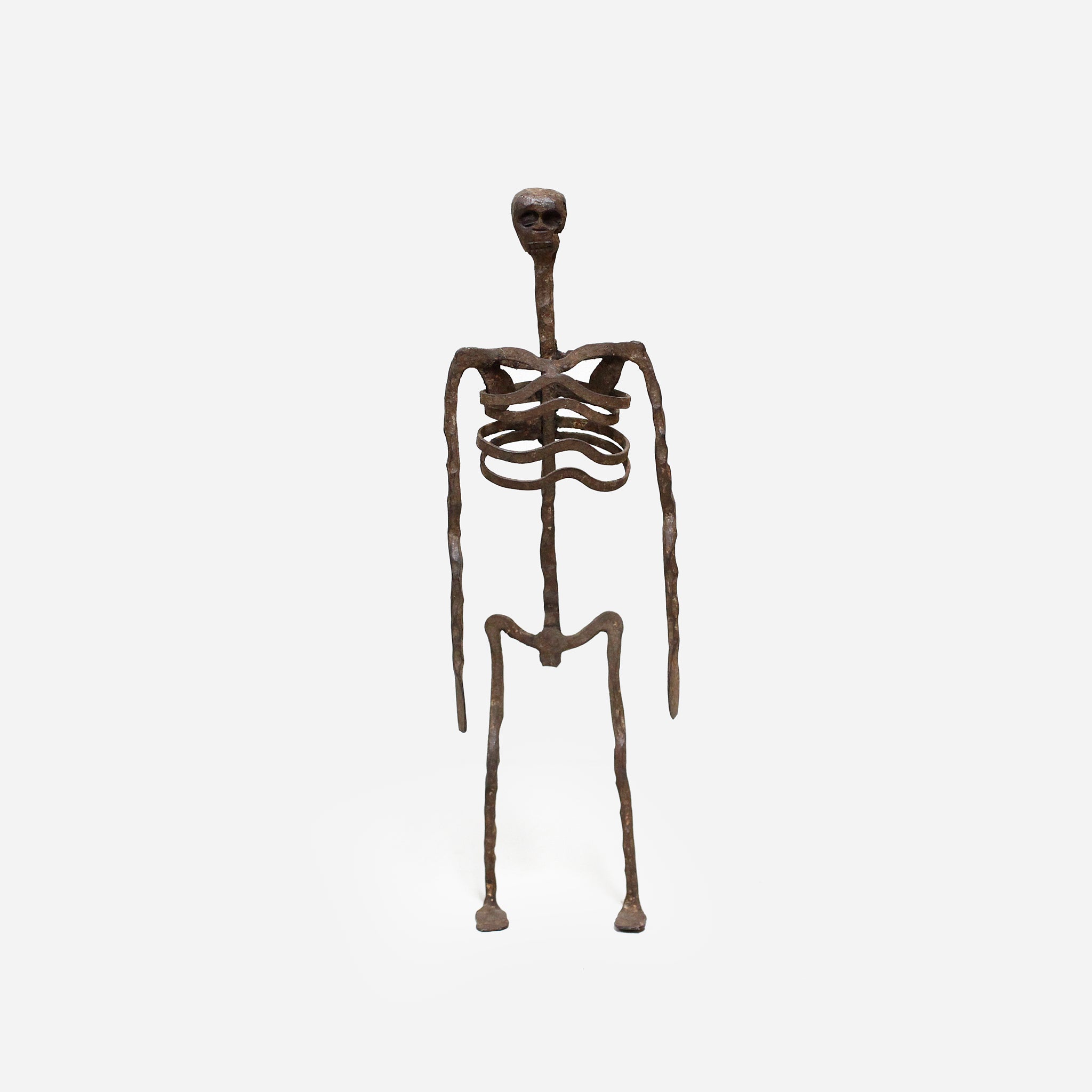 ティヴ スケルトンの鉄像 o_208