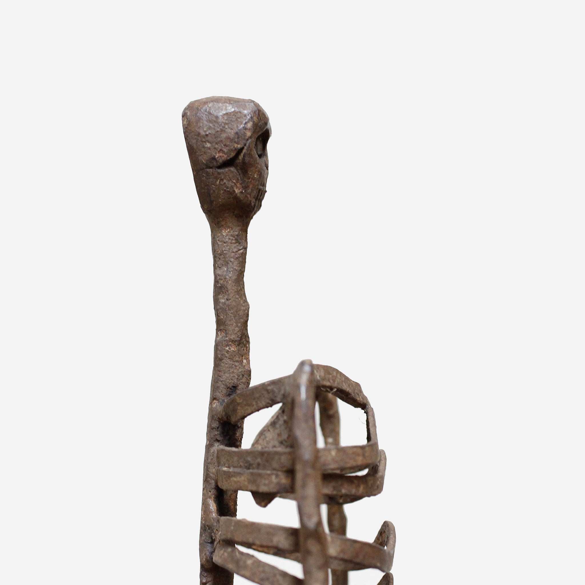 ティヴ スケルトンの鉄像 o_208