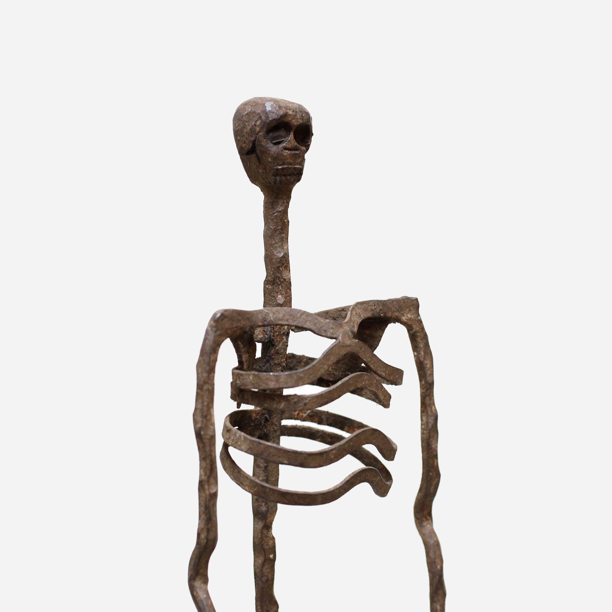 ティヴ スケルトンの鉄像 o_208