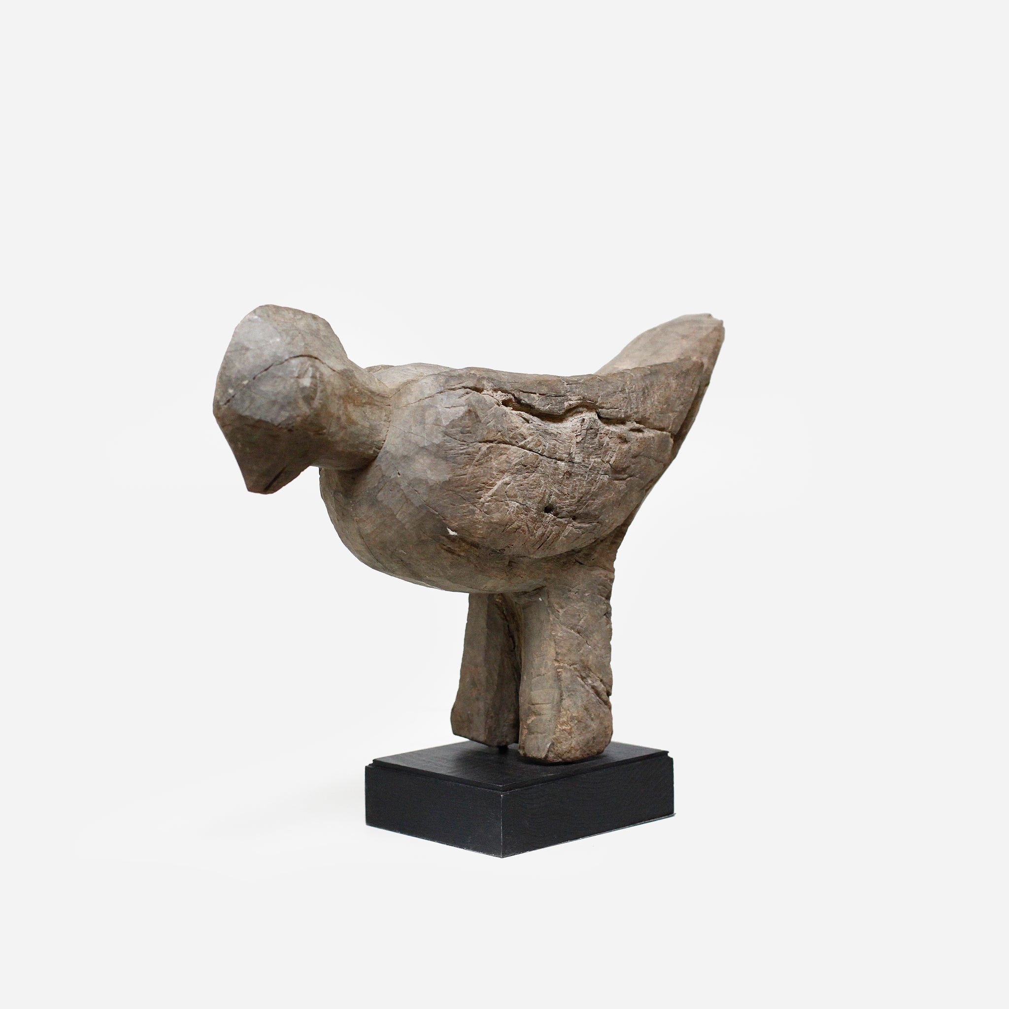 ロビ おじぎをしている鳥像 f_135