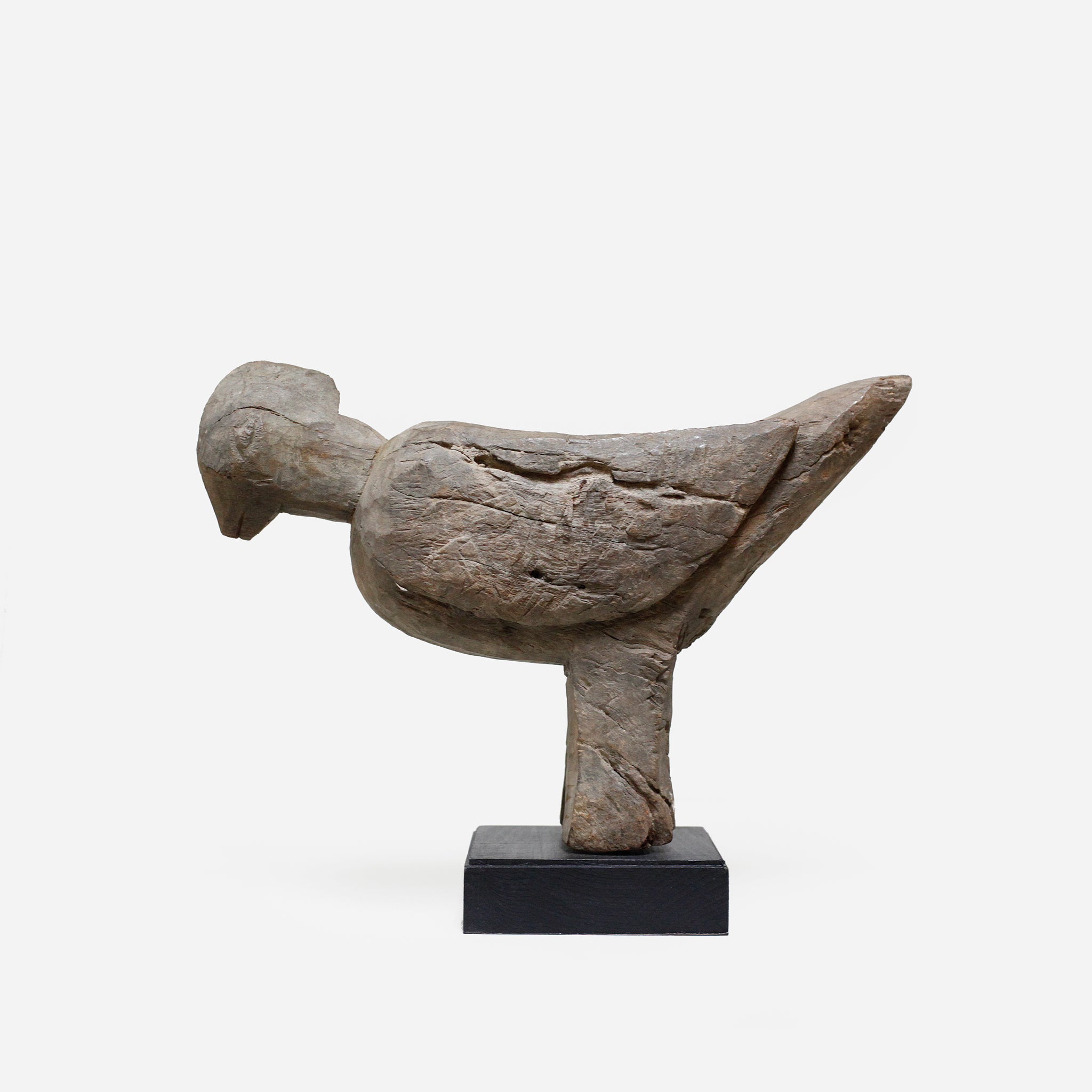 ロビ おじぎをしている鳥像 f_135