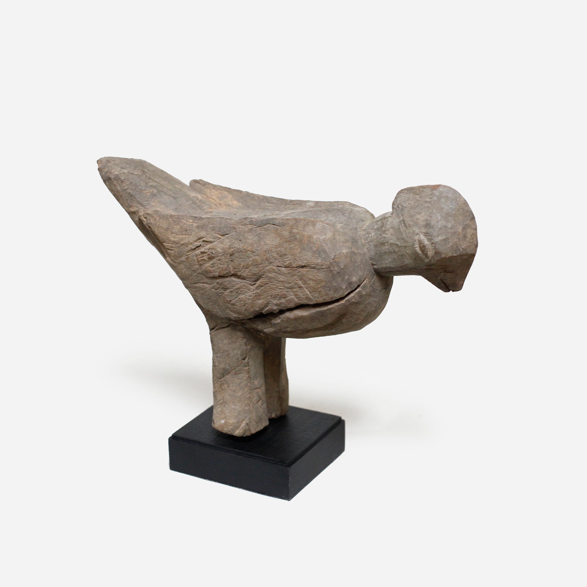 ロビ おじぎをしている鳥像 f_135