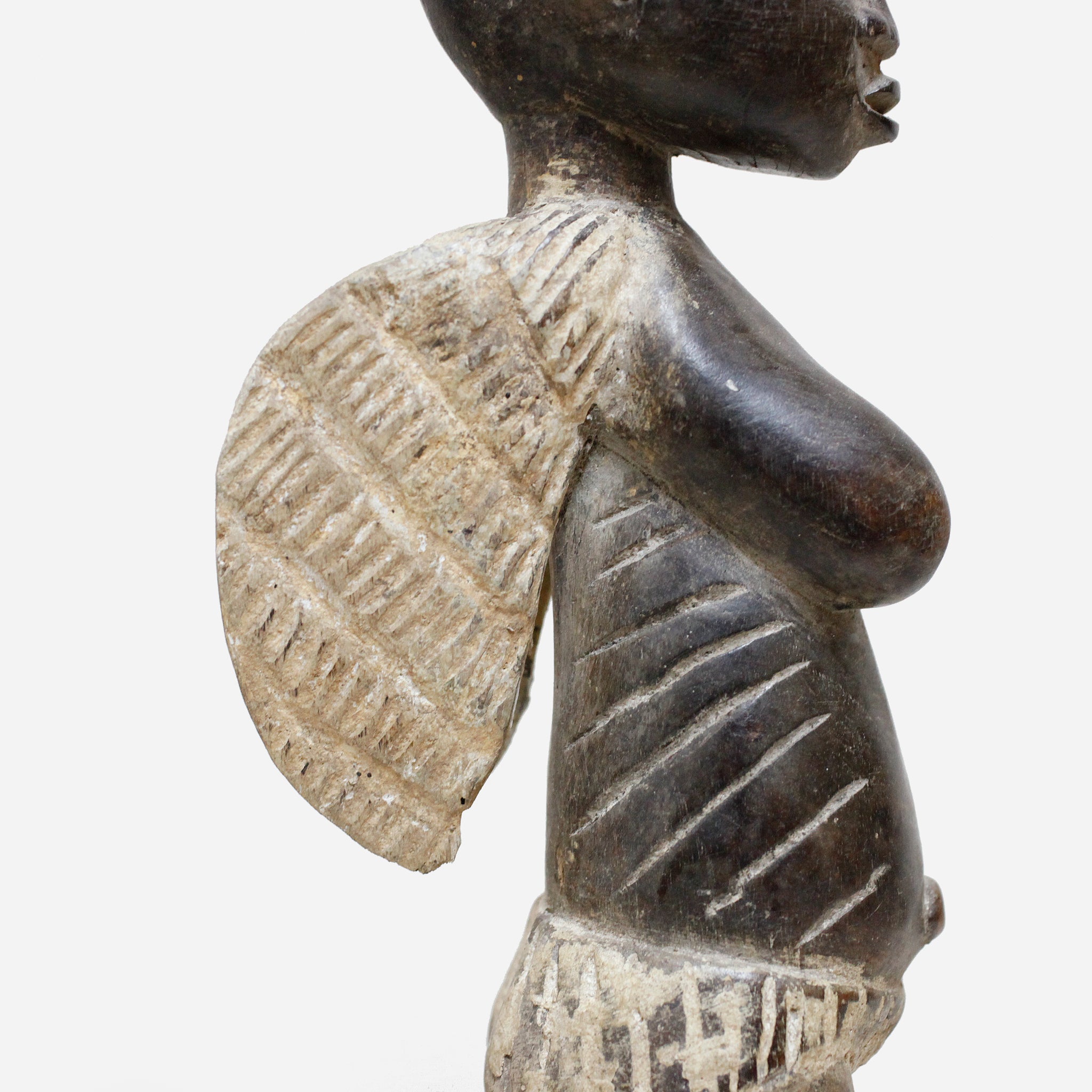 バウレ 羽の生えた木像 f_145