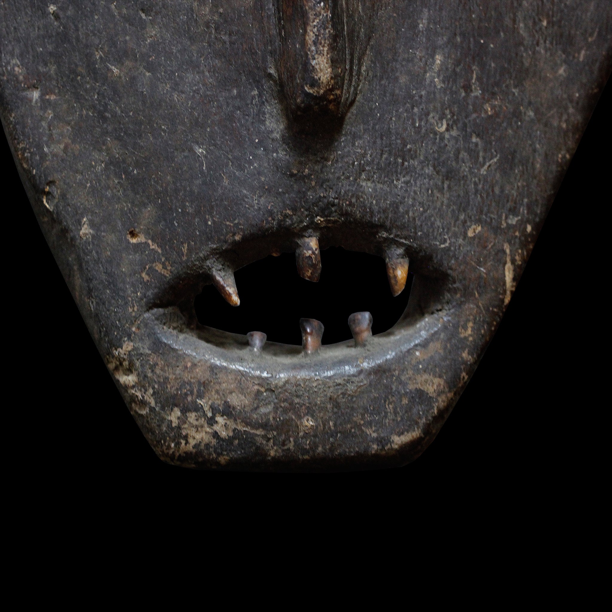 クム 深い森からきたマスク m_134