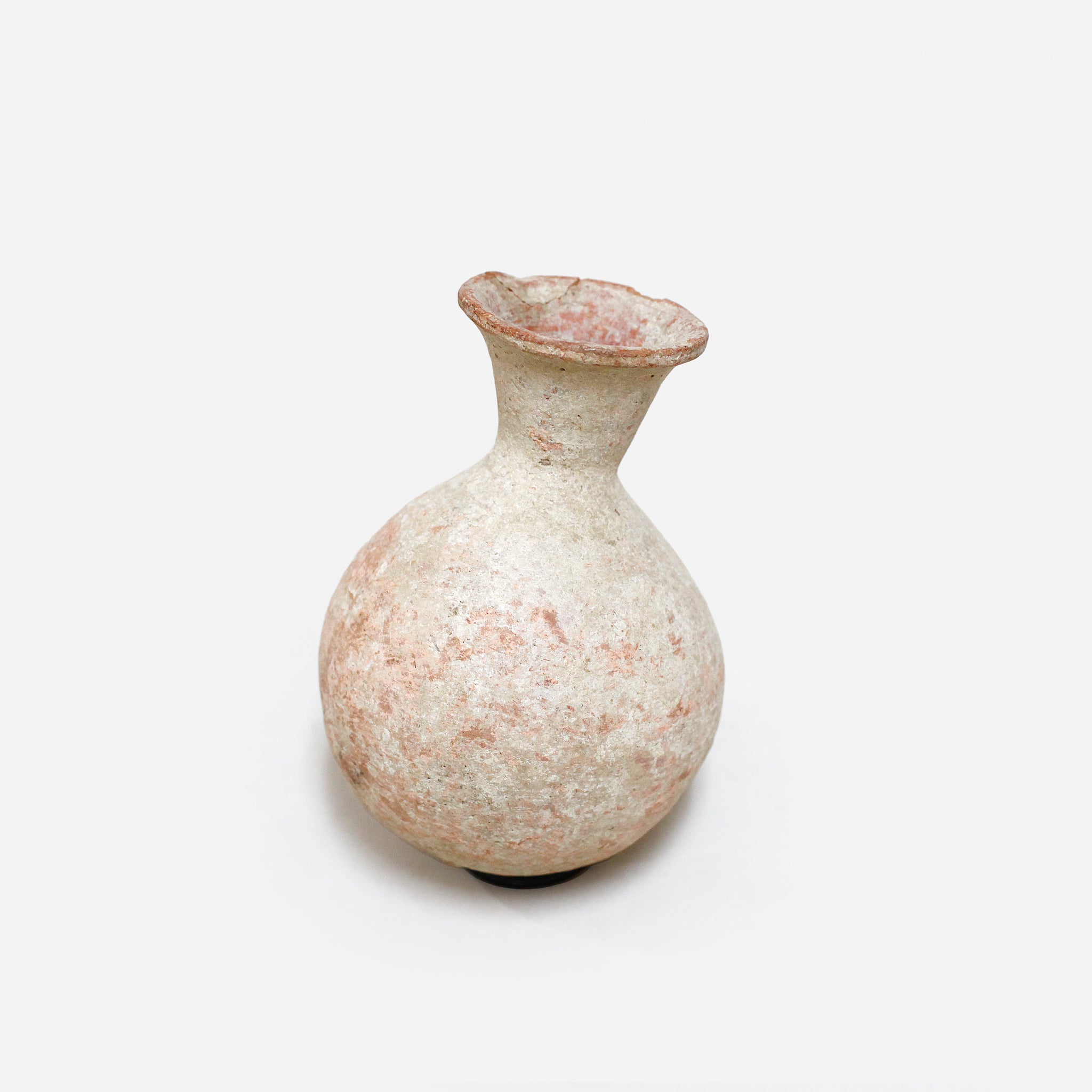 ジェンネ 出土した白い器 o_215