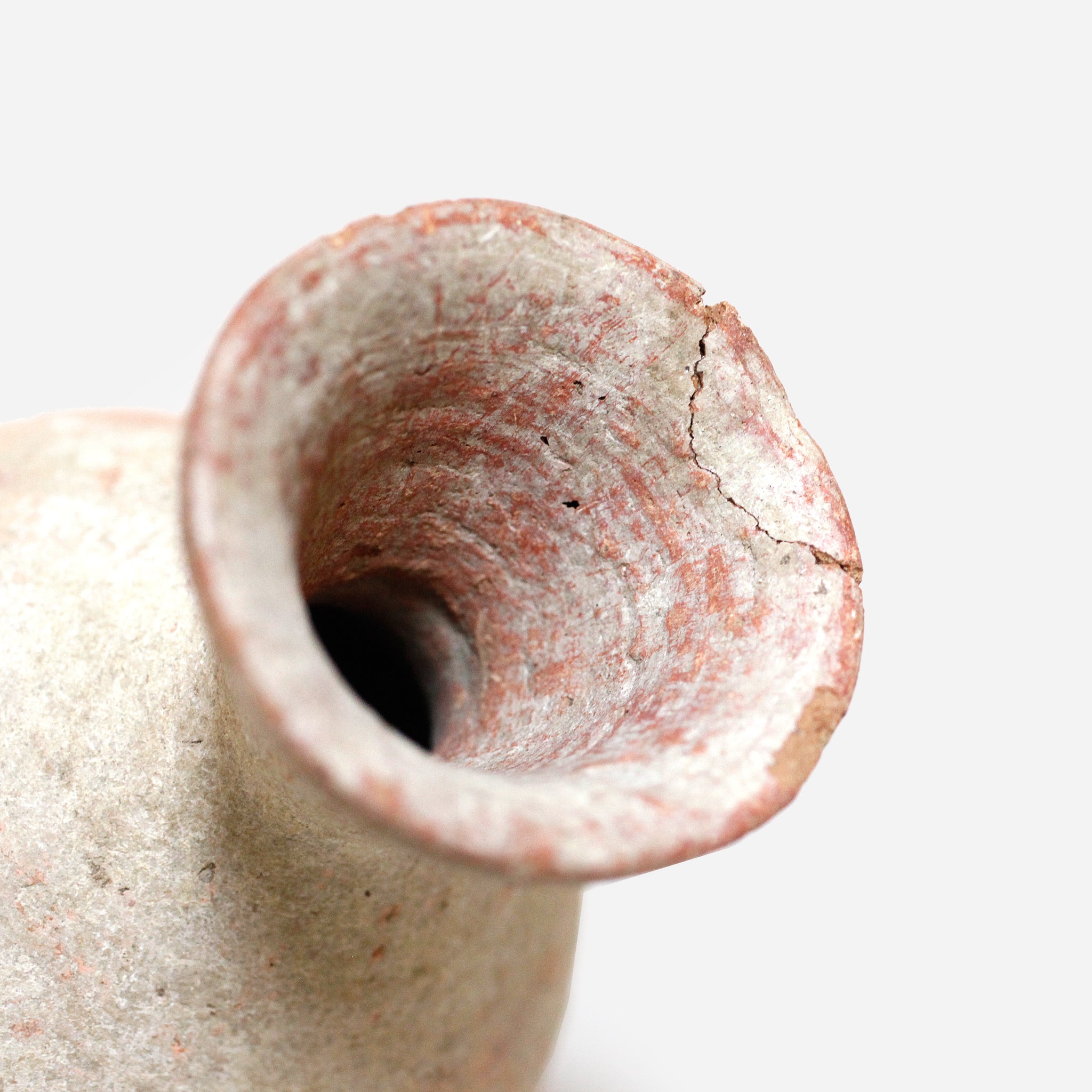 ジェンネ 出土した白い器 o_215