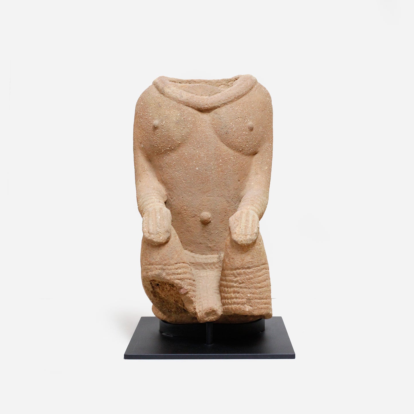 ソコト 古代座像 o_239