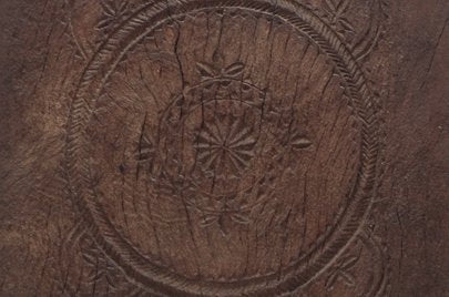 ベツィレウ族 円形文様の扉 o_175