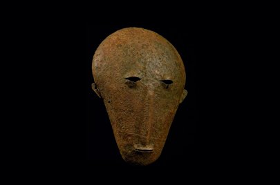 バマナ族 涙をこぼした鉄のマスク m_016