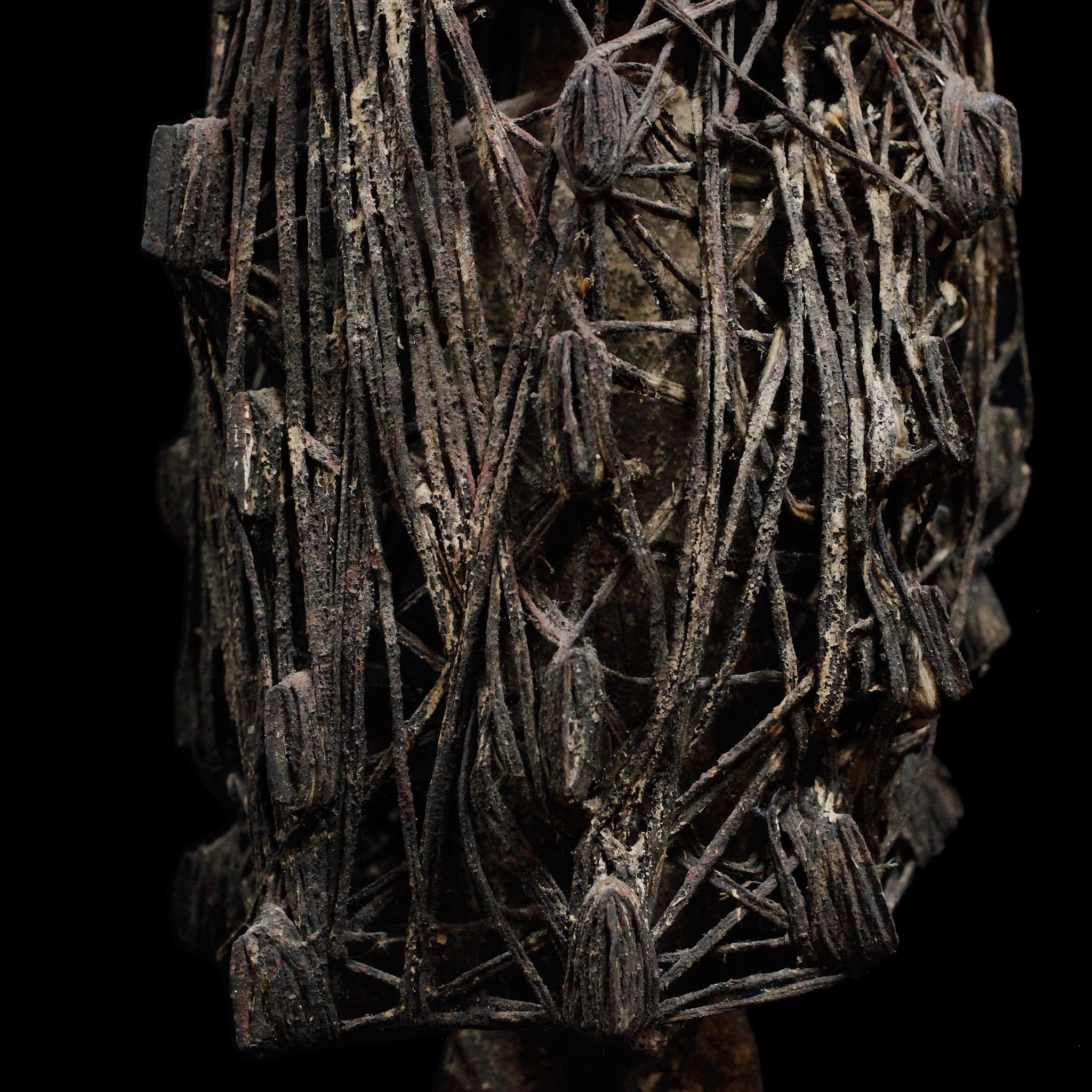 ボボ 繭の祭壇像 f_128