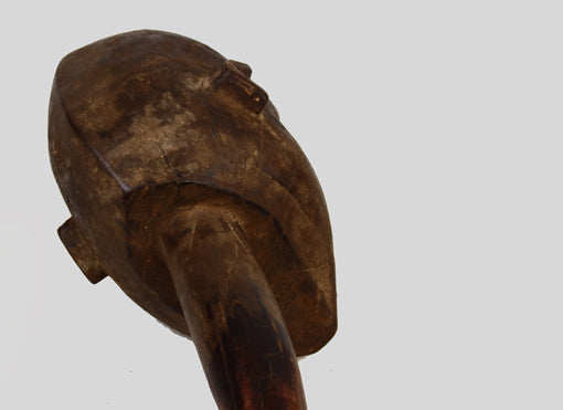 ロビ族 ロビヘッドと呼ばれる杭のようなもの as_05