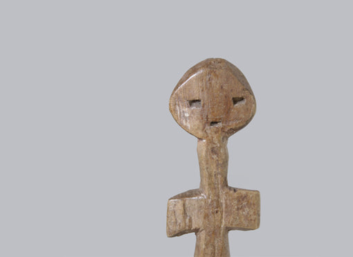 アダン族 ぼんやり十字形の木像 f_028