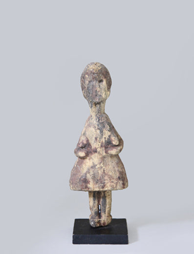 アダン族 双子を抱いた古い女性像 f_037