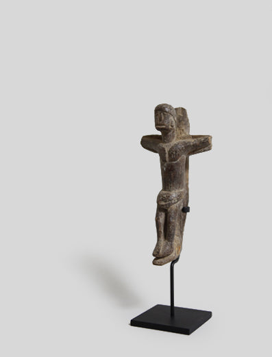 ロビ族 素朴なキリスト像 f_052