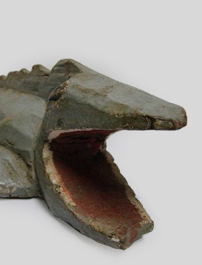 アダン族 お口あんぐりのワニの木像 f_056