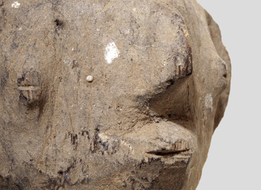 ロビ族 呪術師が作ったモヒカンヘアーの木像 f_064