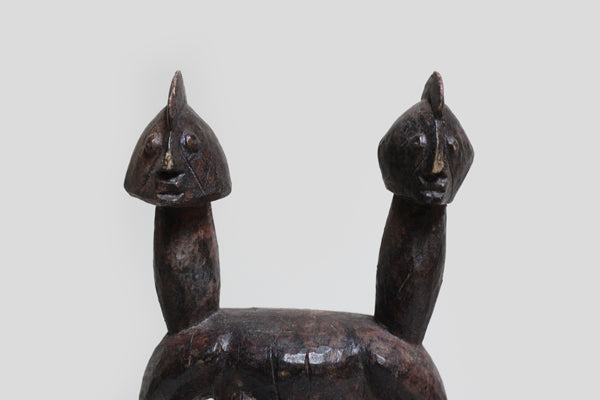 ムムイェ族 双頭の像 f_101