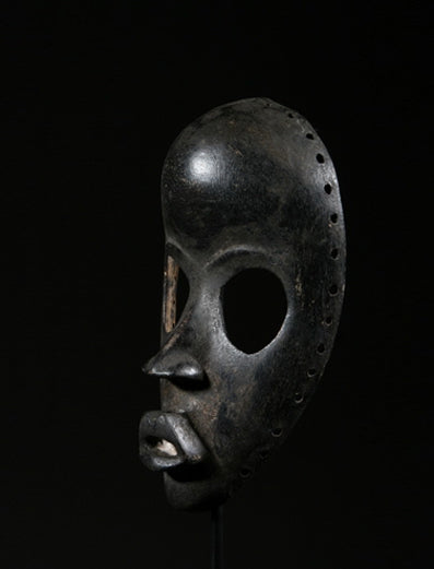 ダン族 目の穴が大きなグニュゲマスク m_082