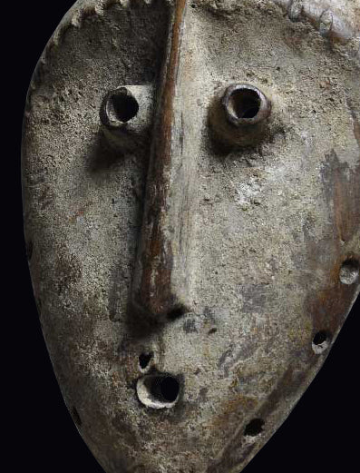 レガ族 幽霊のような顔色をした秘密結社の小さいマスク m_090