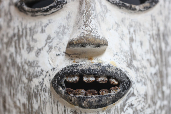 エコイ族 少年のような顔のマスク m_107