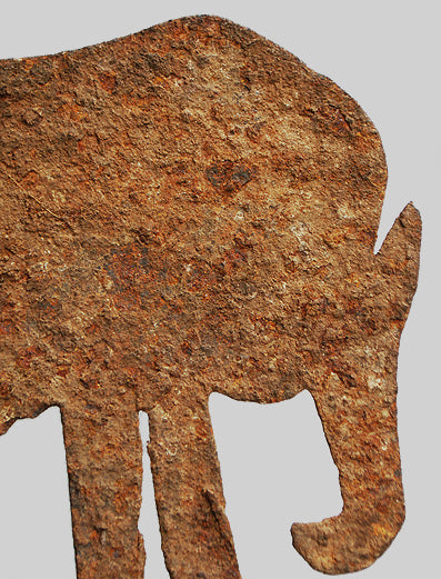 フォン族 かわいらしい鉄の象 o_036