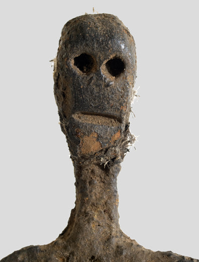 バマナ族 黒くてゆらりとした鉄像 o_070