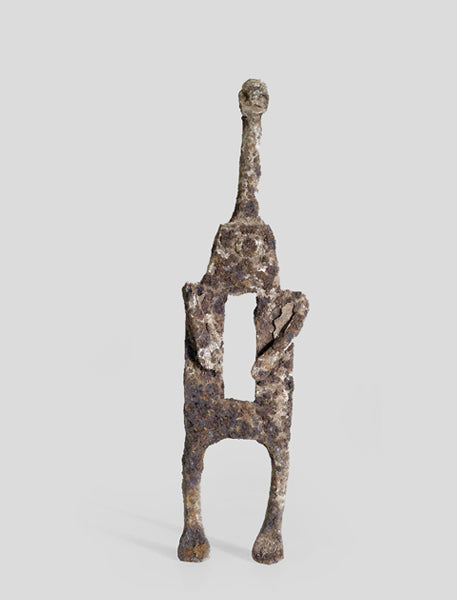 ダガリ族 お腹に穴の鉄像01 o_118