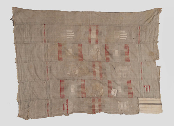 部族不明 動物や人間が一緒になって楽しげな布 o_121