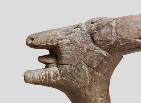 ロビ族 動物が舌を出している古道具 o_123