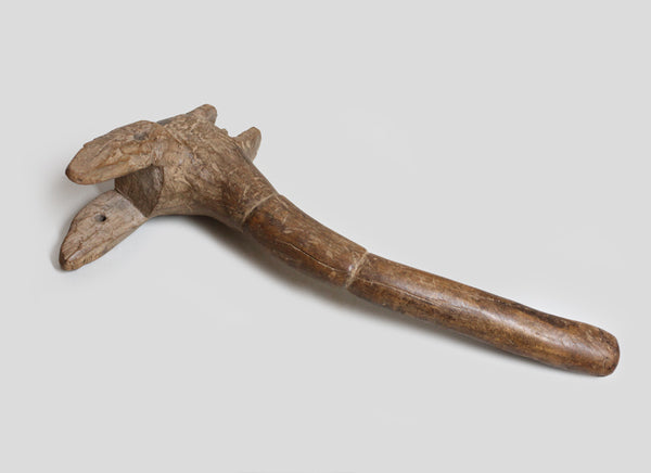 ロビ族 動物が舌を出している古道具 o_123