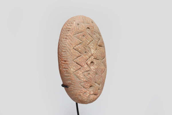 フラニ族 まじないの文様石 o_140