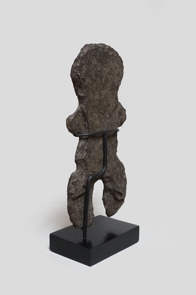 モバ族 石像 o_162