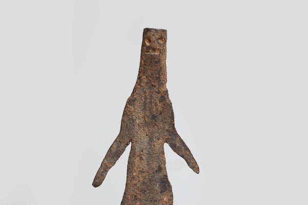 エウェ族 くねっとした鉄像 o_163