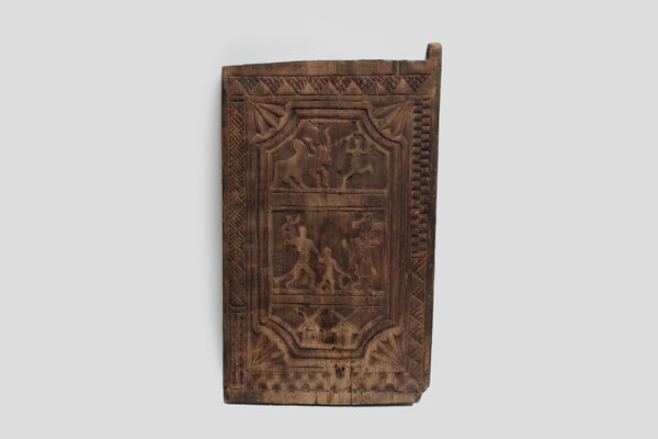 ベツィレウ族 壁画のような木扉 o_172