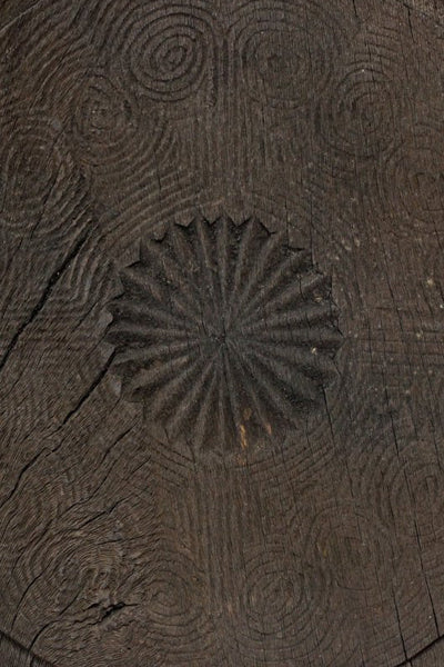 ベツィレウ族 うずまく家屋の扉 o_192