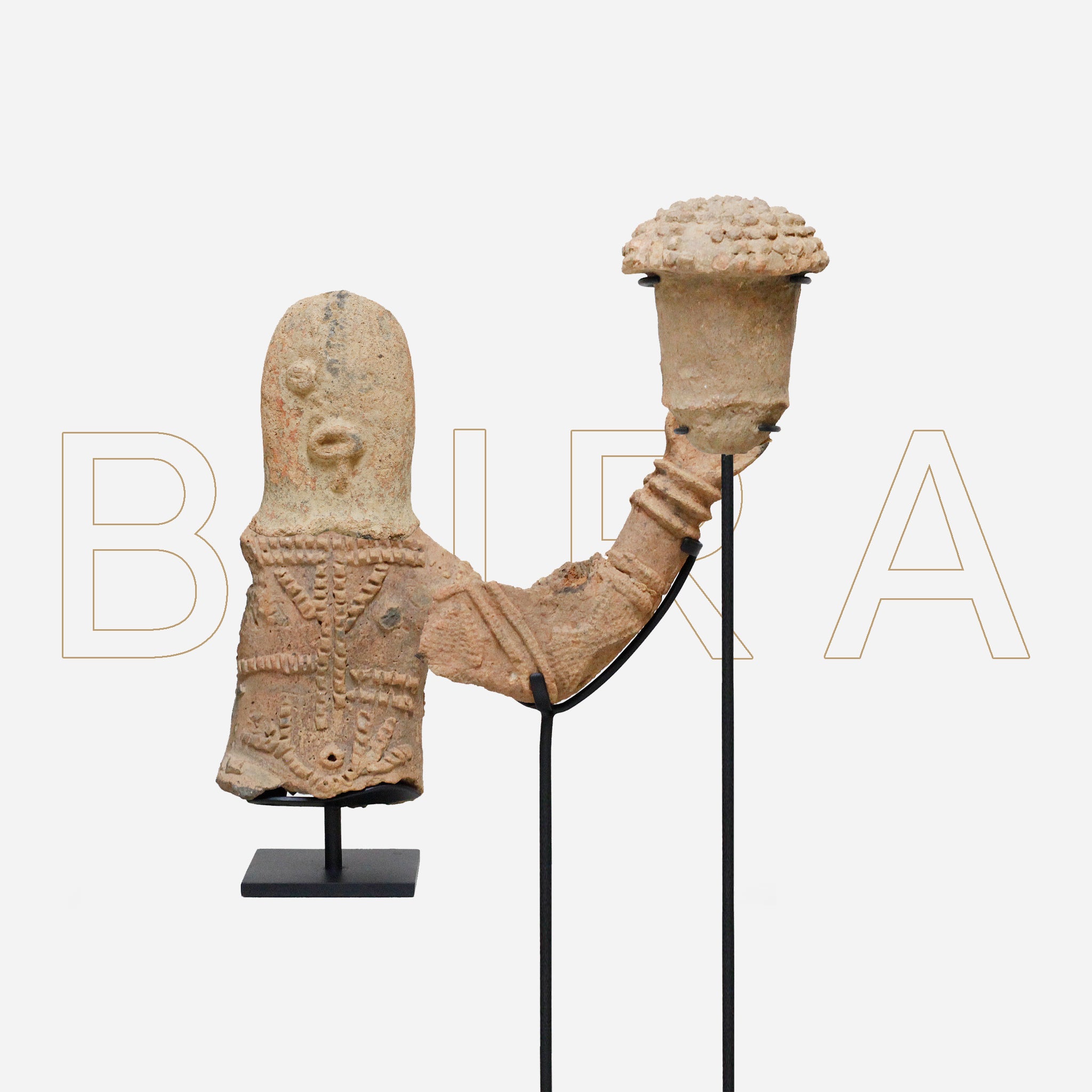 ブラ　古代の腕　o_223