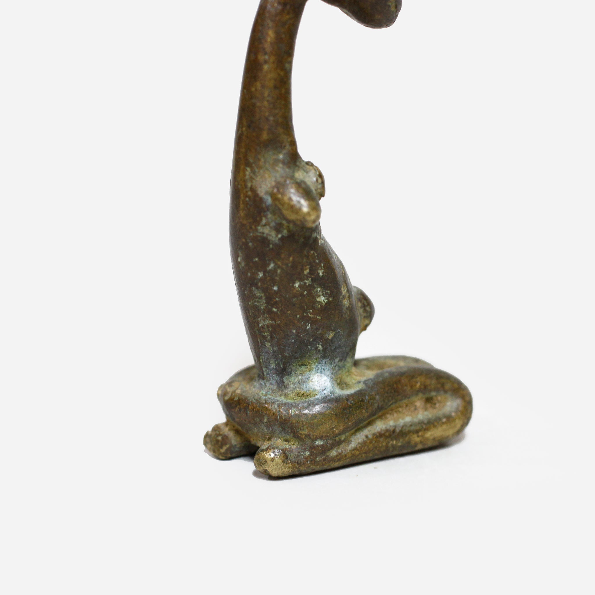 クランゴ　水辺に座る精霊　o_212