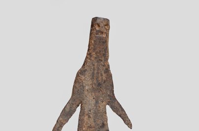 エウェ族　くねっとした鉄像　o_163