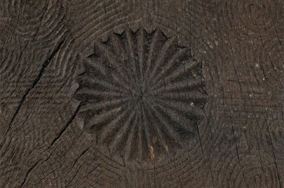 ベツィレウ族 うずまく家屋の扉 o_192