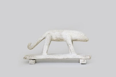 アダン族 白い動物の木像 f_013