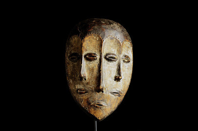 レガ族　3つの顔が重なり合ったマスク　m_065