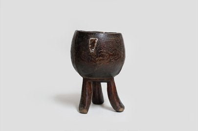 ケニヤの先住部族が儀式に使った木の器　o_065