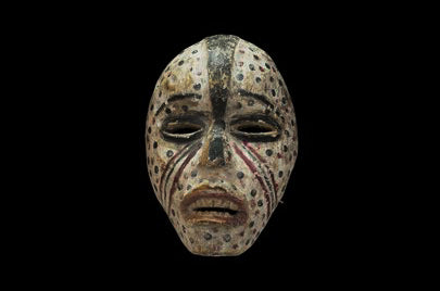 Woyo族　呪術的なペイントを施されたマスク　m_072