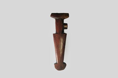 ロビ族　記号のような造形の木笛　o_068