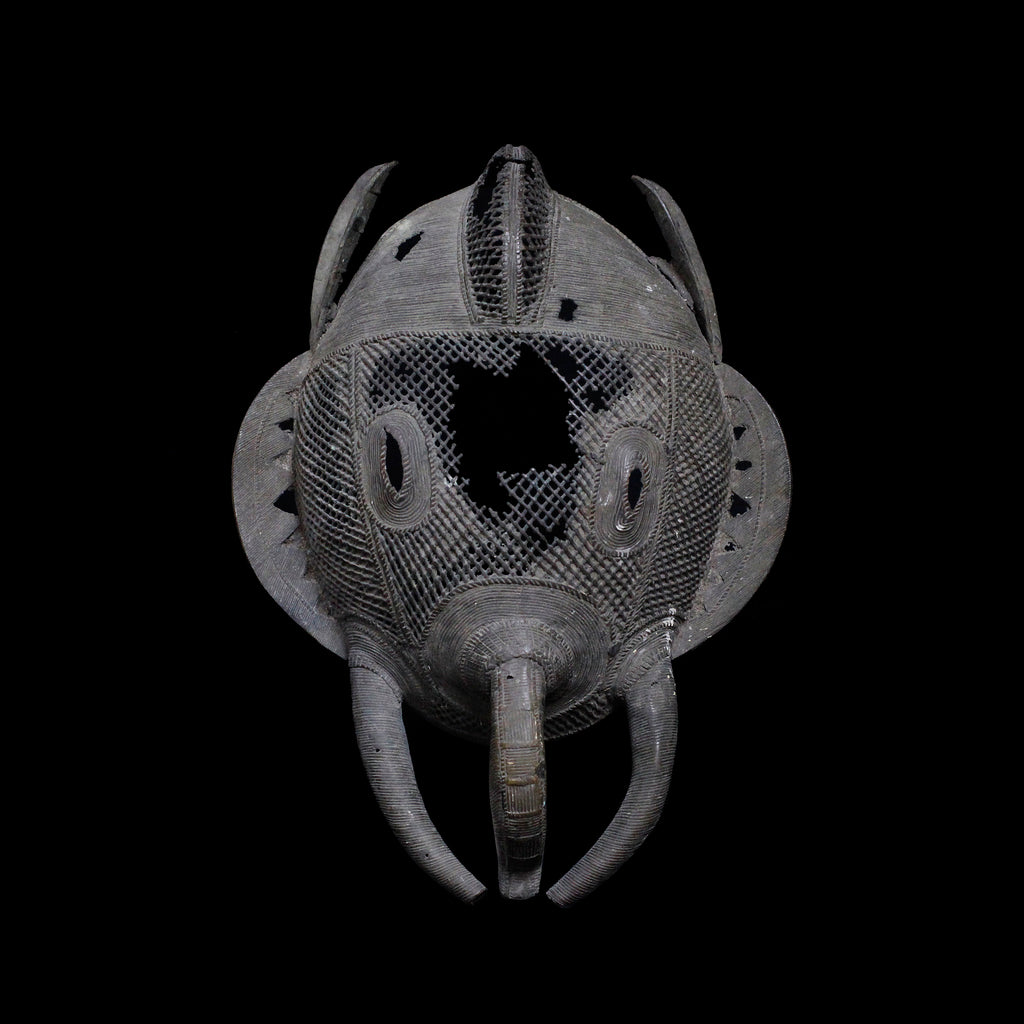 バウレ　鉄のマスク　m_130