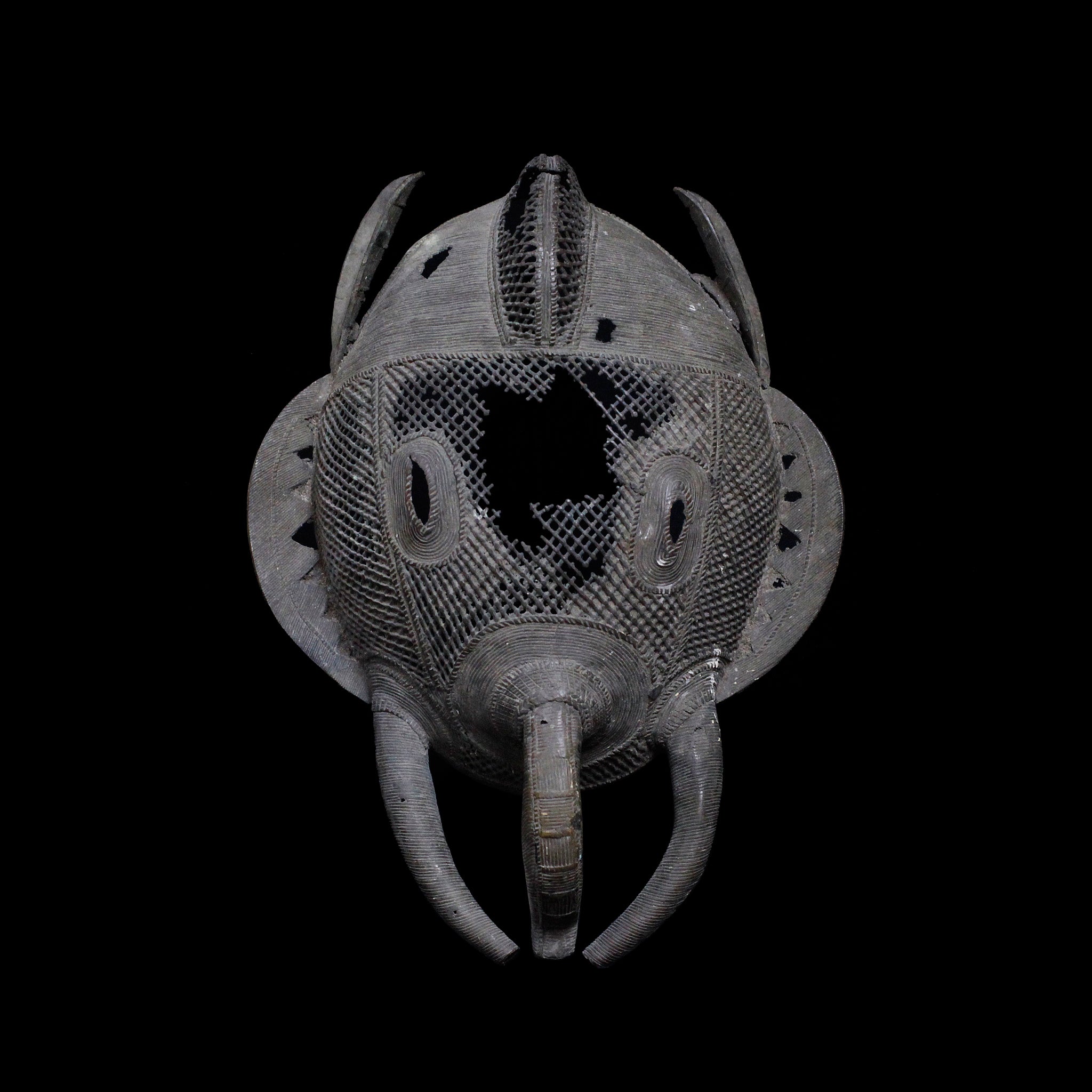 バウレ　鉄のマスク　m_130