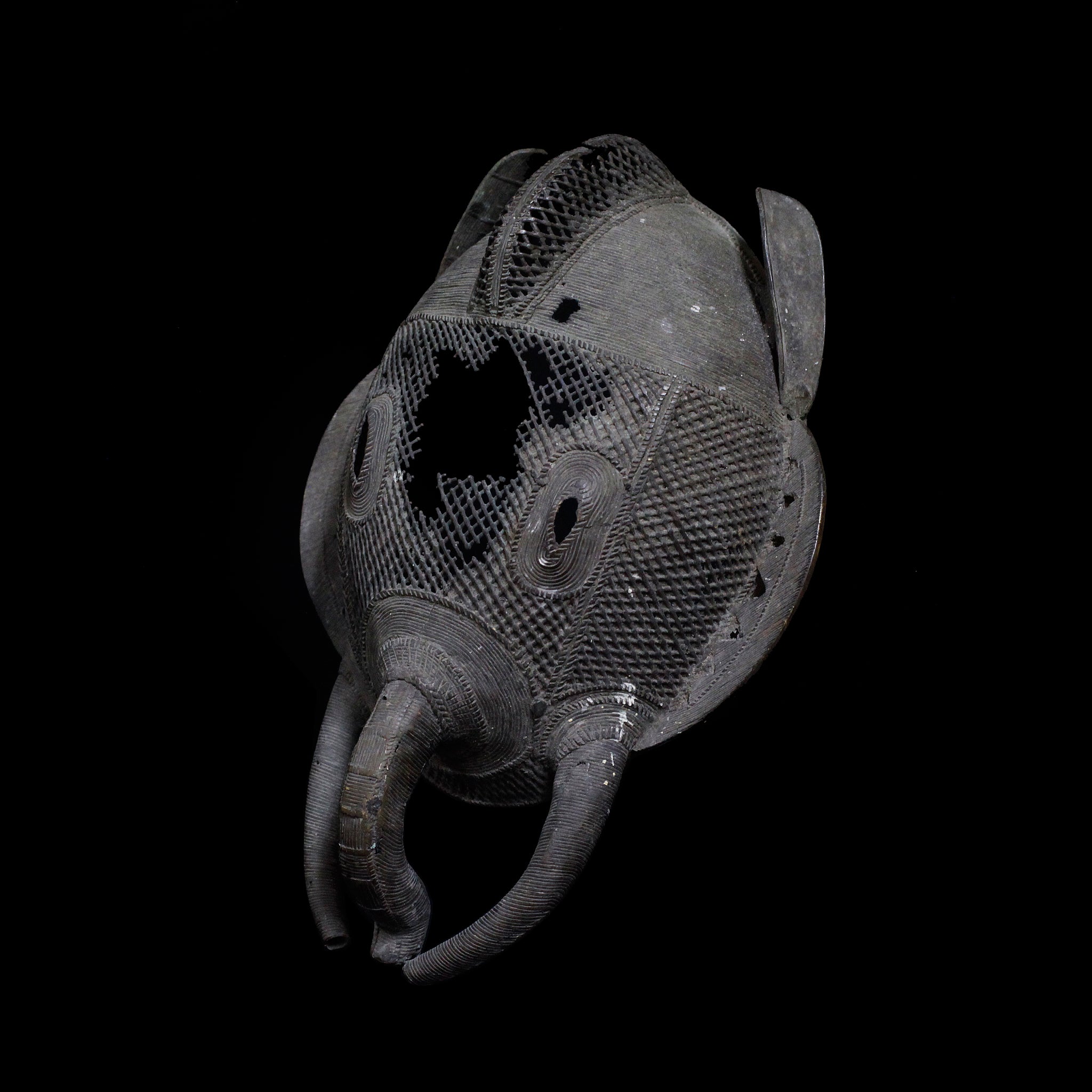 バウレ　鉄のマスク　m_130