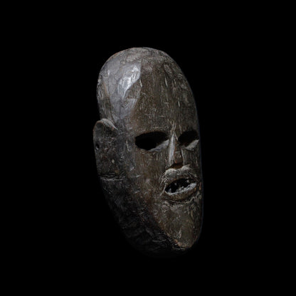 カニョク　ギザ歯のマスク　m_128