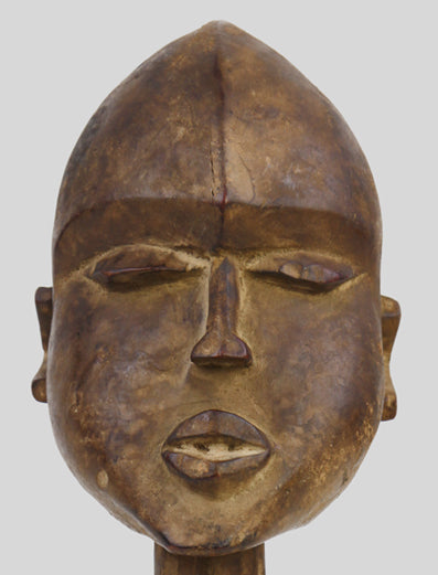 ロビ族 ロビヘッドと呼ばれる杭のようなもの　as_05