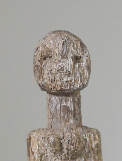 アダン族　佇まいのある小像　f_019